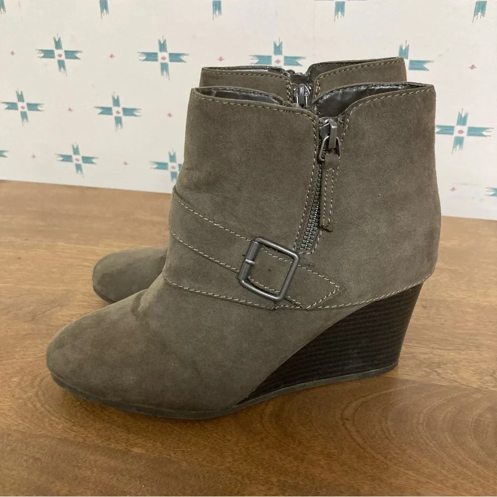 Arizona Jean Company Lady Brown Faux Suede Ankle Boots 8M
